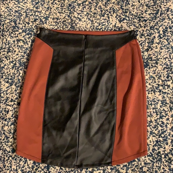 Skirt - Picture 2 of 2